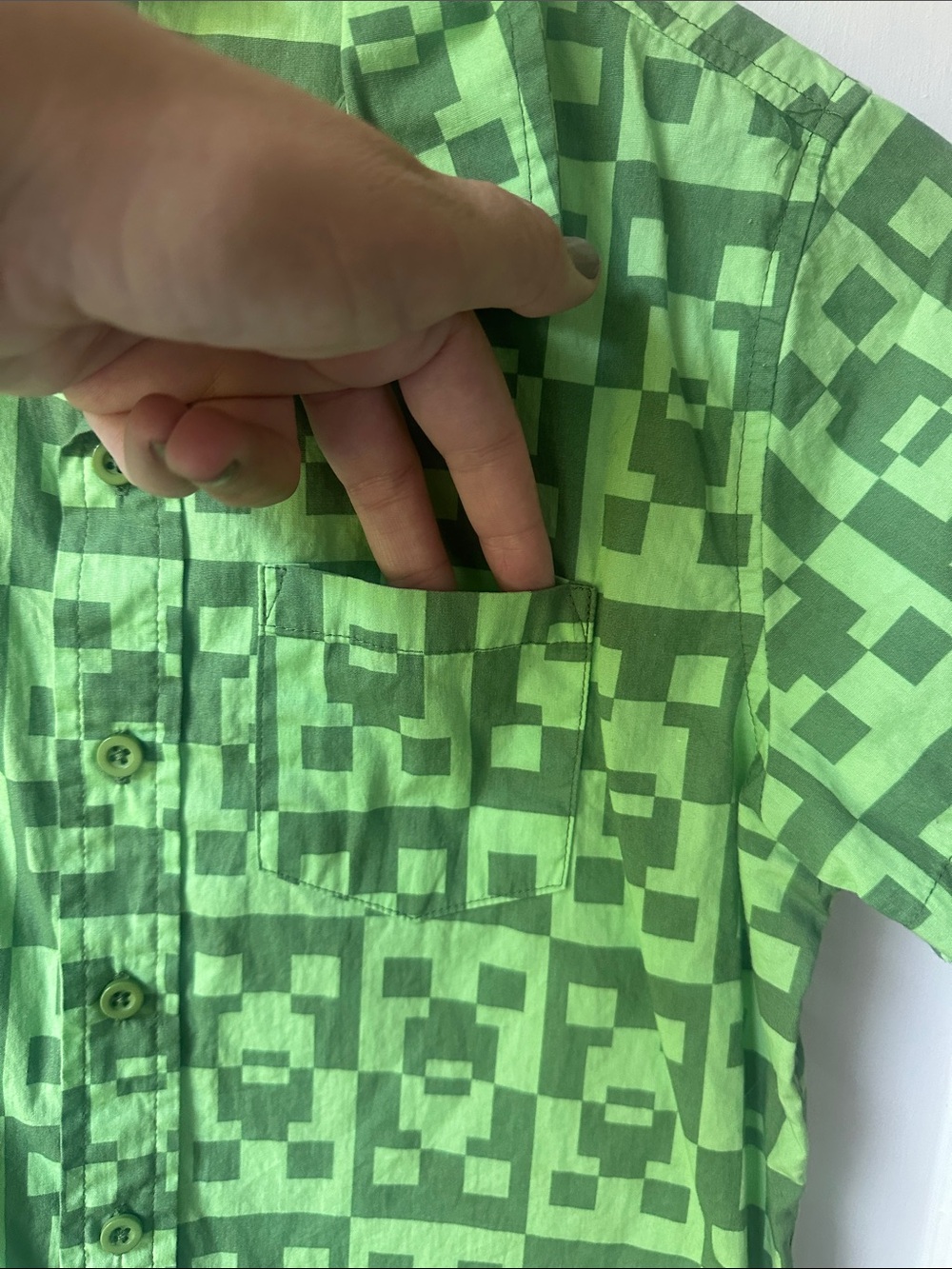 Minecraft button tee - Picture 3 of 5